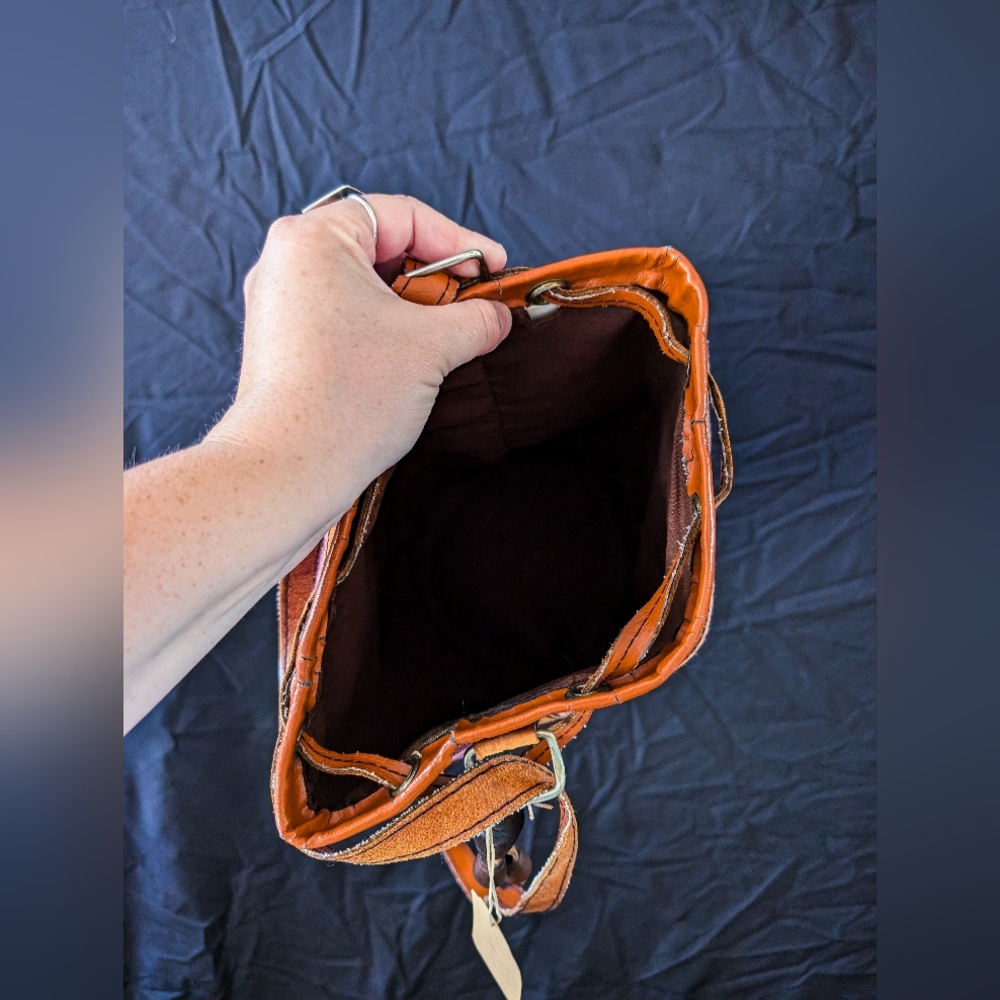 Bucket Purse - Picture 3 of 3